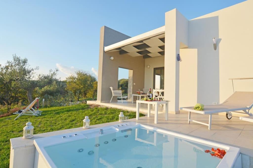 Villa Pettegola Tenuta Il Cavaliere Di Italia Noto- Vista Mare Mini Piscina Idromassaggio Экстерьер фото